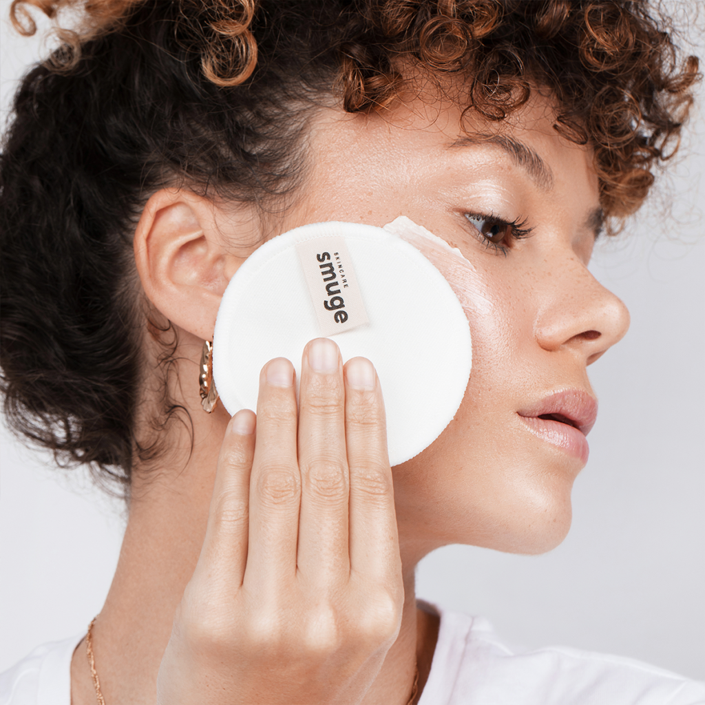 smuge-facepad-wiping-face